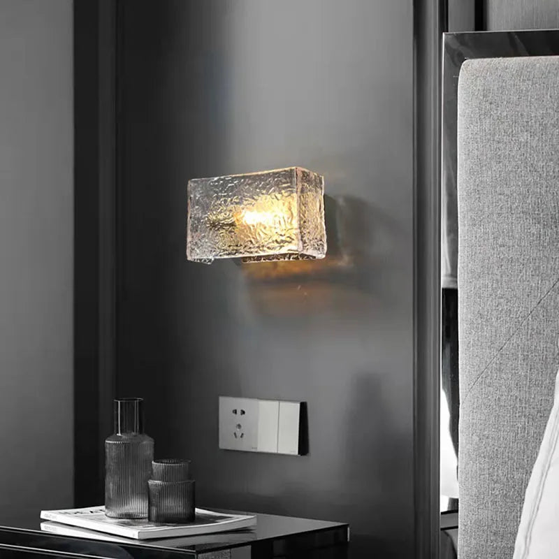 Quadratische Wandleuchte aus Glas mit Wasserstruktur für modernes Wohnambiente - vue 4 sur 7