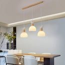 LED-Kronleuchter aus Holz mit weißen Glas-Lampenschirmen