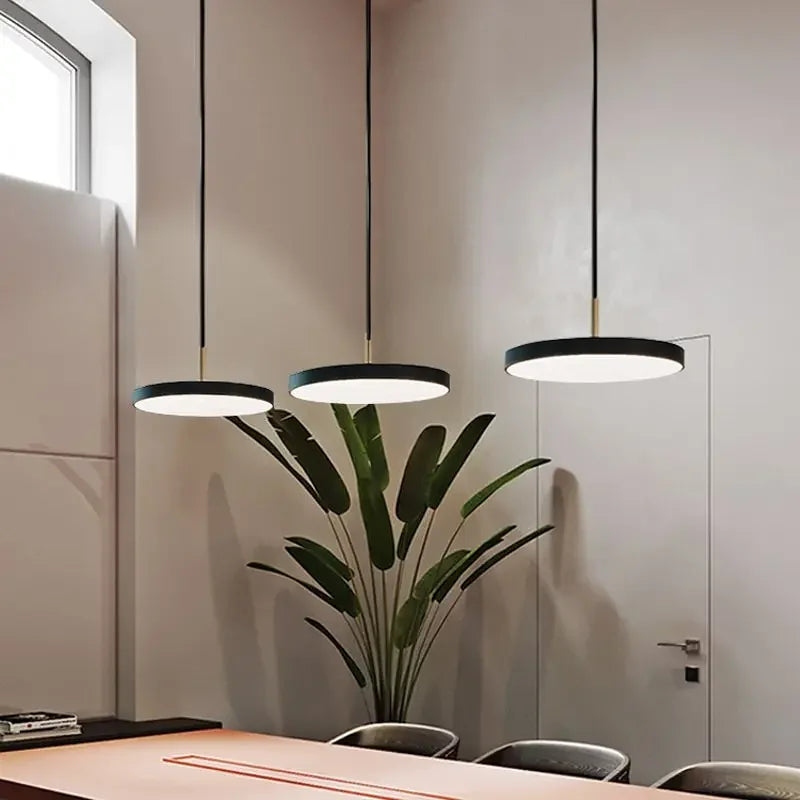 Suspension LED moderne avec disque d'étude