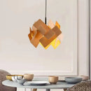 Kreative Pendelleuchte aus Holz mit verstellbarem Kabel