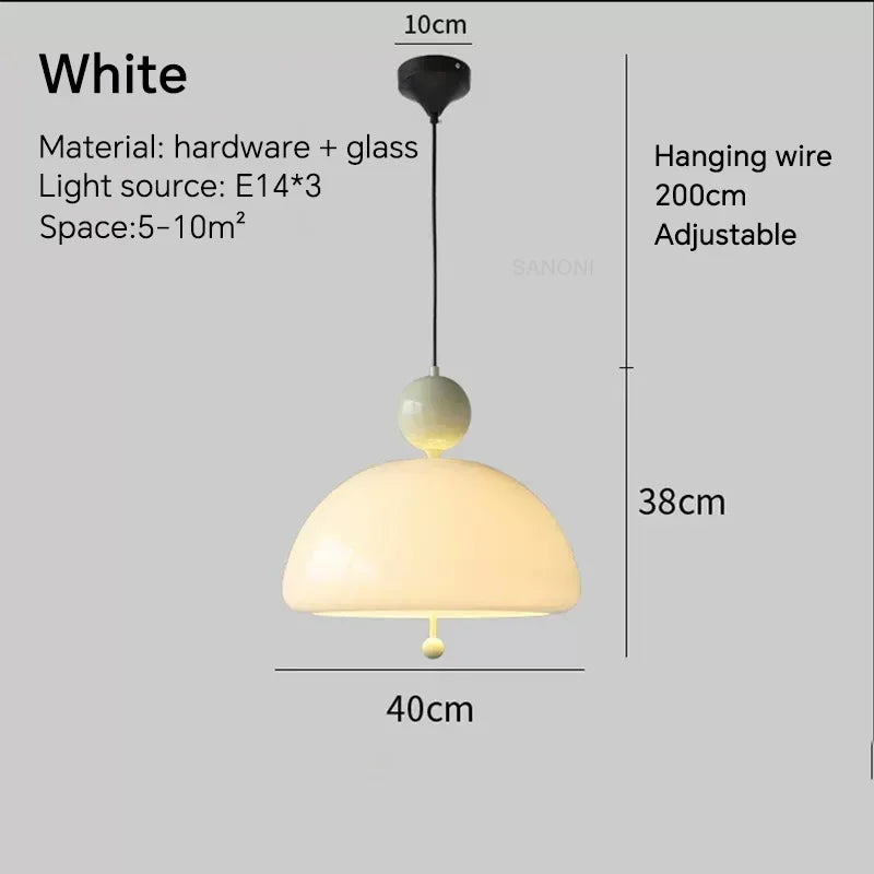 Kronleuchter aus cremefarbenem Glas im retro mittelalterlichen Stil für ein elegantes Interieur