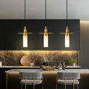 Postmoderne Pendelleuchte aus Metall mit elegantem Design für moderne Innenräume