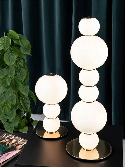 Design-Stehleuchte aus Glas – Moderne Beleuchtung für stilvolle Wohnräume - vue 5 sur 11