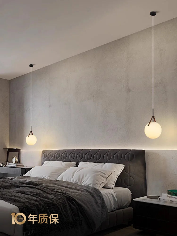 suspension boule de verre en cuir de luxe moderne - vue 4 sur 7