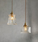 Suspension en verre au design nordique moderne
