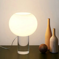 Vintage Tischlampe aus Glas im Design für die Innendekoration