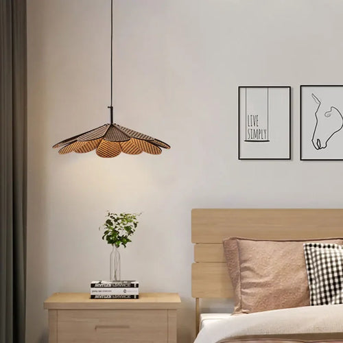 Japanische Pendelleuchte aus Holz in Blütenform für ein warmes Zuhause - vue 3 sur 6