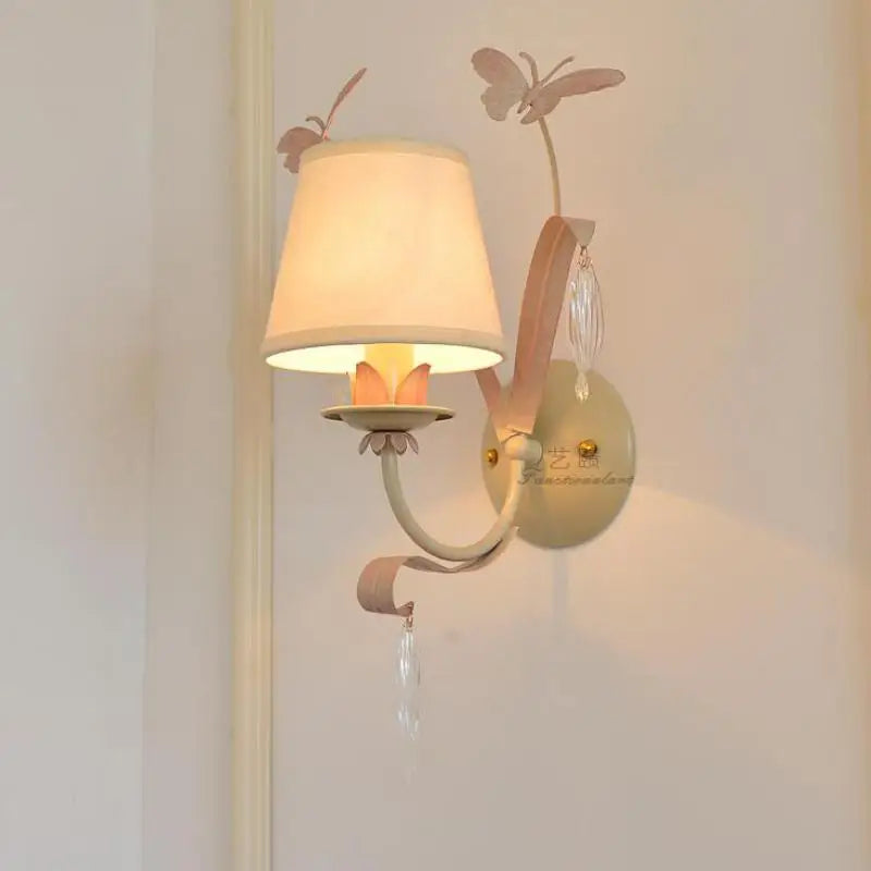 applique murale led papillon pour chambre enfant décoration lumineuse - vue 4 sur 8