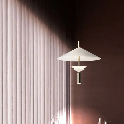 Postmoderne minimalistische Pendelleuchte in Ufo-Form - vue 5 sur 10