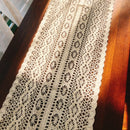 Chemin de table dentelle crochet bohème pompons écru