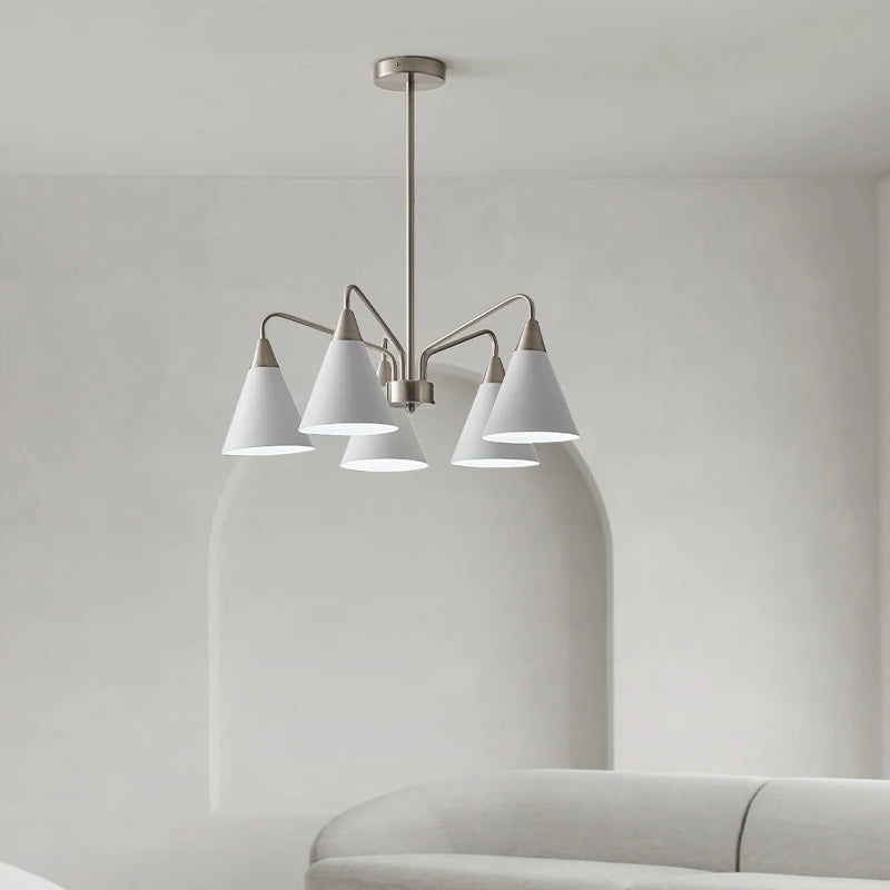 Kronleuchter im mittelalterlichen Retro-Stil aus Eisen für minimalistische Innendekoration - vue 3 sur 8
