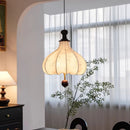 Vintage-Pendelleuchte aus Stoff mit Holzoptik für die Innendekoration