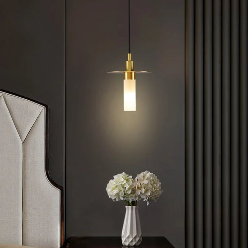 Postmoderne Pendelleuchte aus Metall mit elegantem Design für moderne Innenräume - vue 3 sur 9