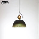 Pendelleuchte aus skulpturiertem Glas im Retro-Stil mit modernem Flair