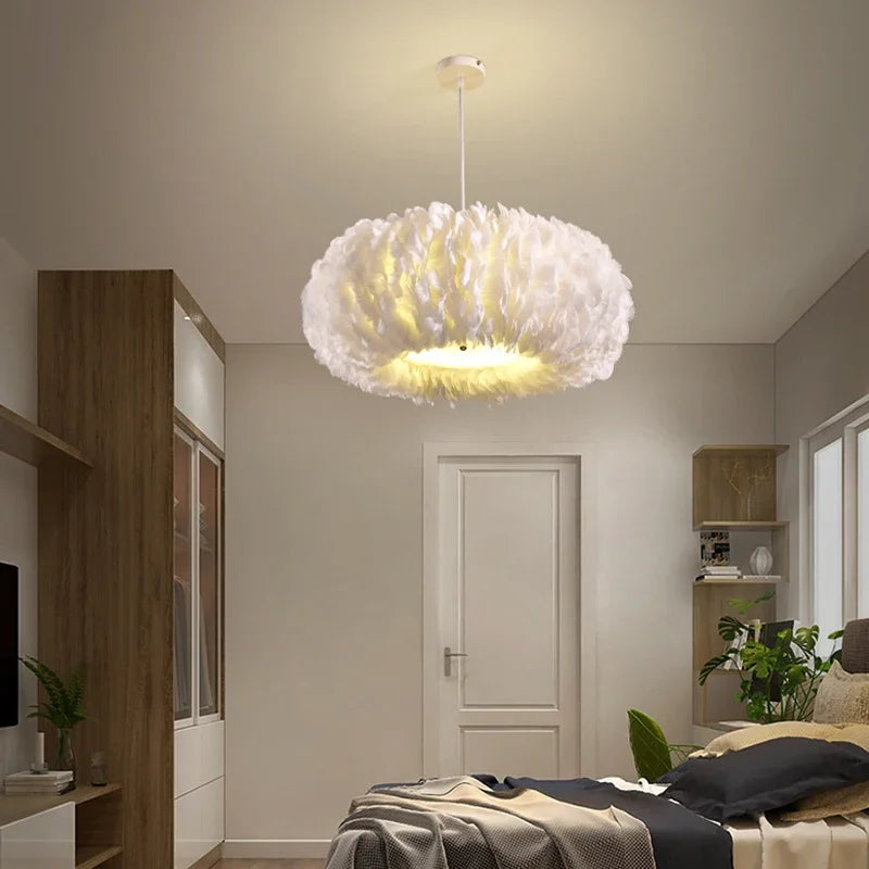 lustre led moderne avec décoration en plume pour intérieur - vue 4 sur 11