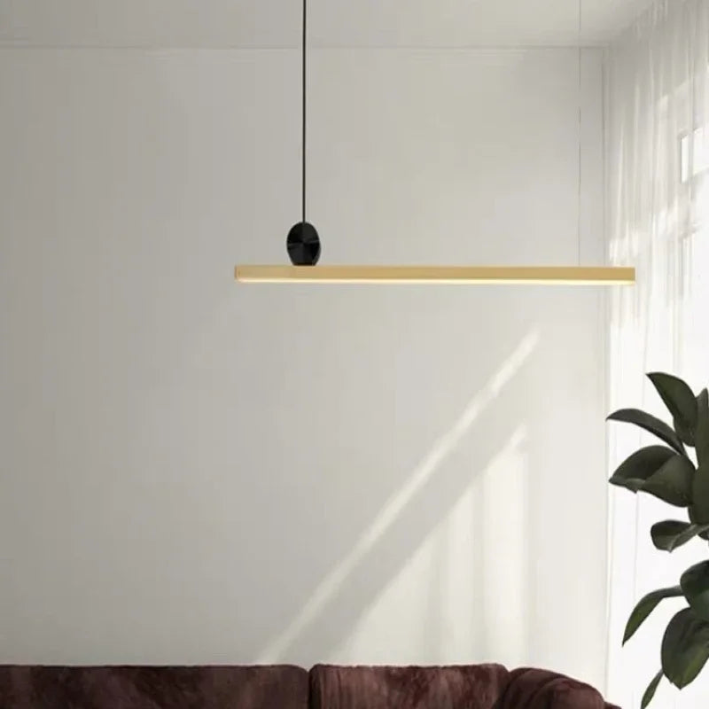 lustre en métal doré moderne pour décoration intérieure élégante