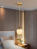 Nordische Pendelleuchte aus Marmor und Kupfer im minimalistischen Design