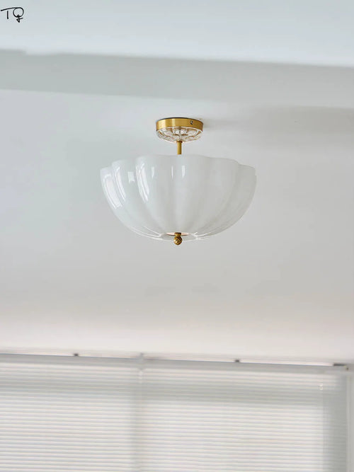 plafonnier led en verre crème et cuivre médiéval avec luminaires modernes
