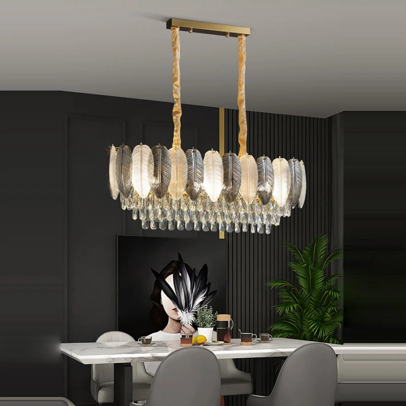 lustre suspendu led art déco en cristal et plumes blanches et grises - vue 7 sur 17