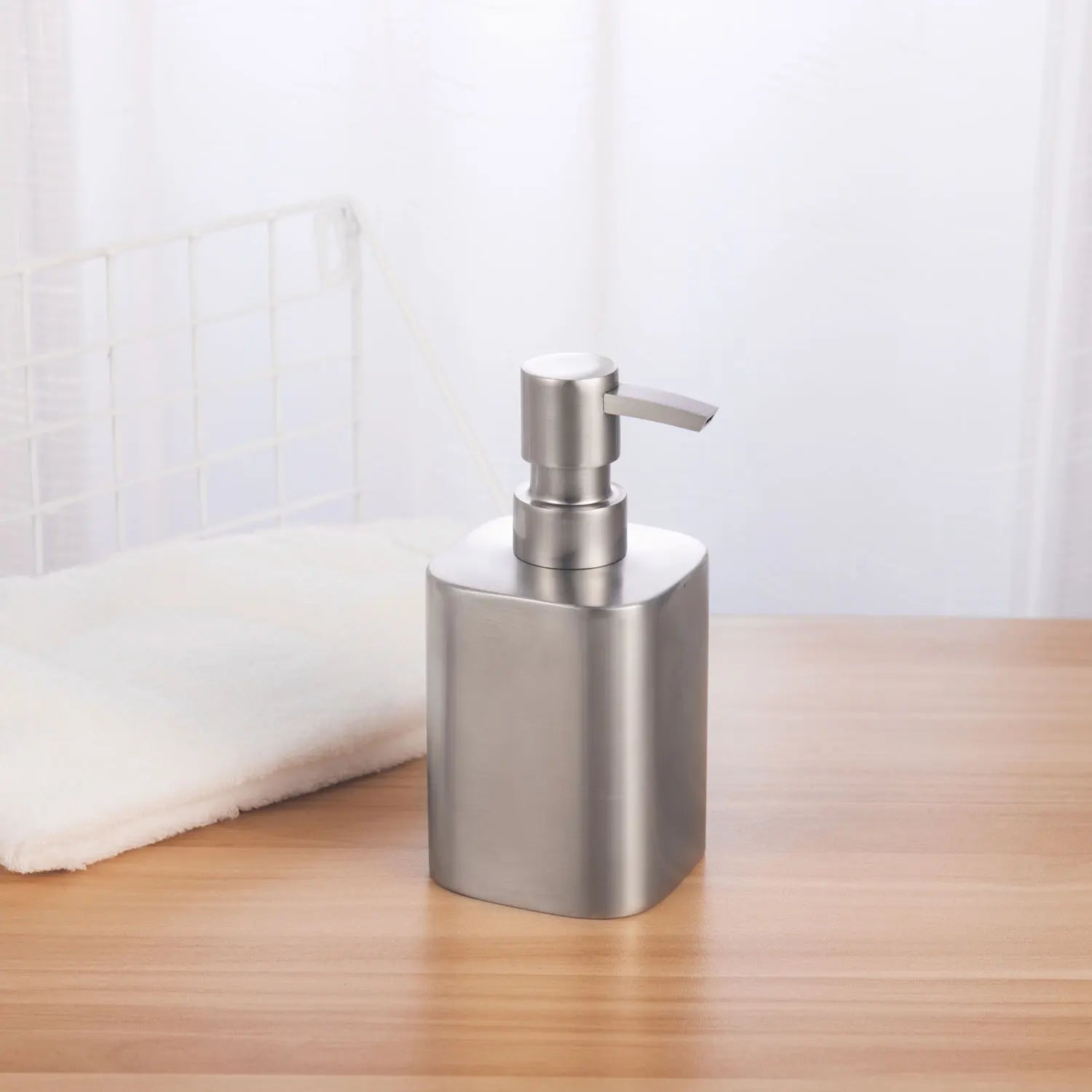 distributeur de savon en acier inoxydable pour salle de bain et accessoires - vue 8 sur 9