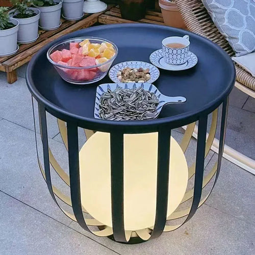 Solar-Stehleuchte im modernen Stil mit Acrylkugel und Metallstecker - vue 5 sur 18