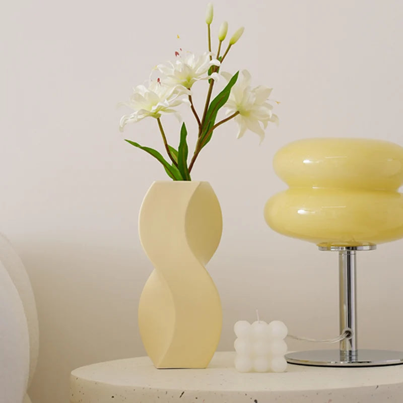 vase en céramique nordique pour décoration et arrangements floraux - vue 6 sur 11