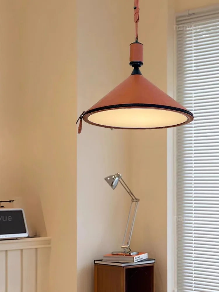 Minimalistische moderne Pendelleuchte aus luxuriösem Leder - vue 4 sur 18