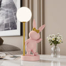 Design-Tischlampe im nordischen Stil für eine sanfte und niedliche Atmosphäre