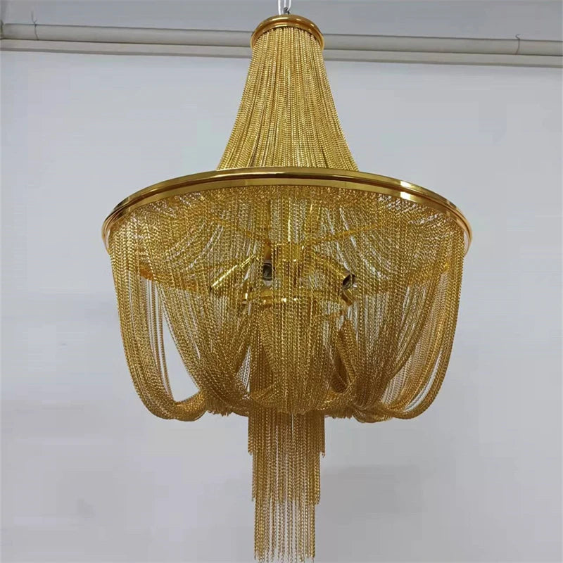 lustre moderne à pampilles en aluminium doré avec chaîne décorative - vue 4 sur 12