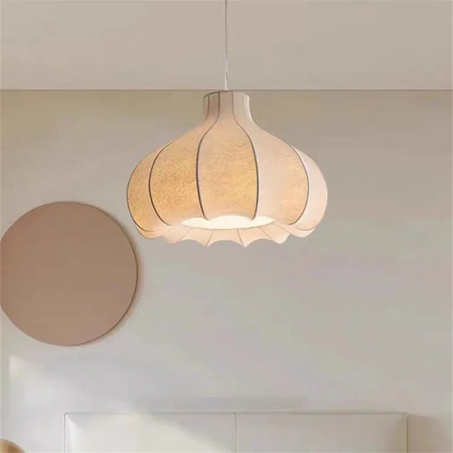 Pendelleuchte aus antiker Seide im Wabi-Sabi-Design für ein elegantes Interieur - vue 3 sur 11