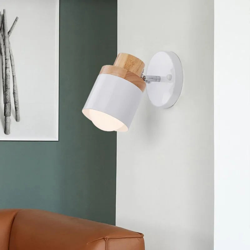 Minimalistische LED-Wandleuchte aus Holz im nordischen Stil - vue 4 sur 14