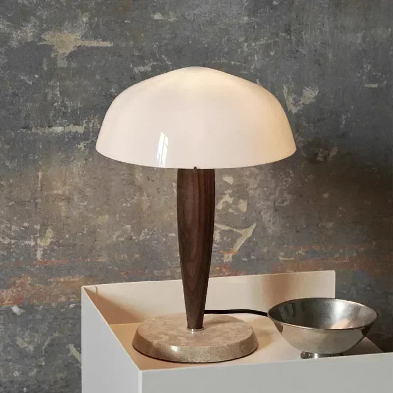 lampe de table moderne en bois et marbre avec abat-jour en verre - vue 2 sur 9