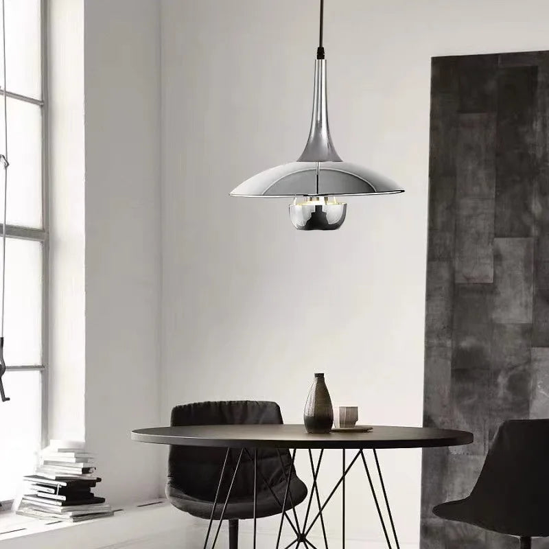 suspension soucoupe volante design pour espaces commerciaux et bars - vue 5 sur 18