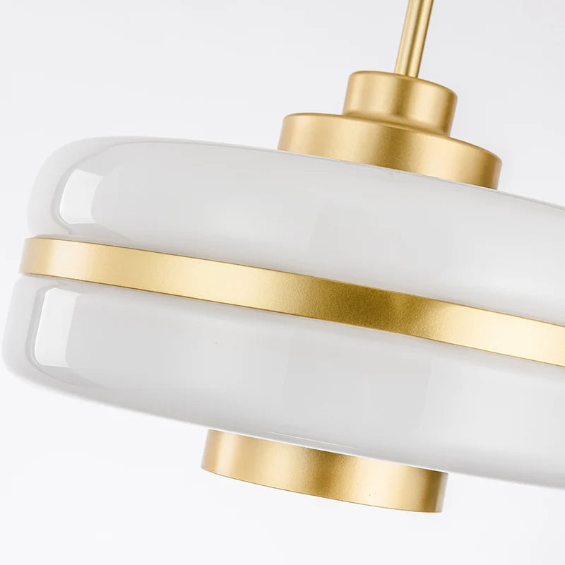 Suspension design nordique en or - vue 7 sur 10