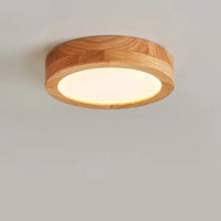 Runde LED-Deckenleuchte aus Holz im nordischen Stil