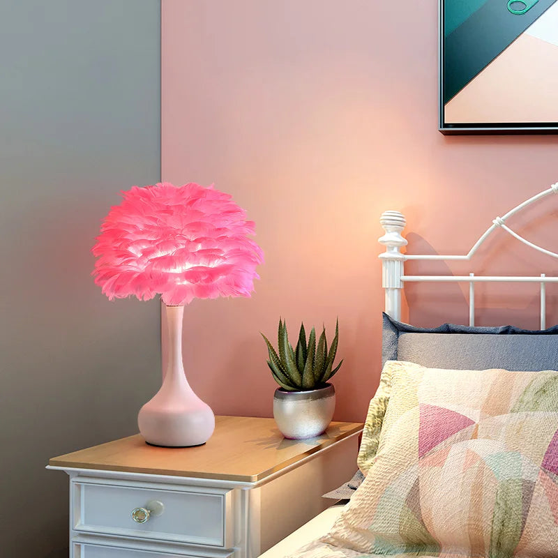 lampes de table modernes en plumes pour décoration douce et romantique - vue 2 sur 10