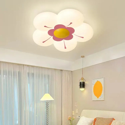 plafonnier romantique pour chambre de petite fille fleurie et chaleureuse