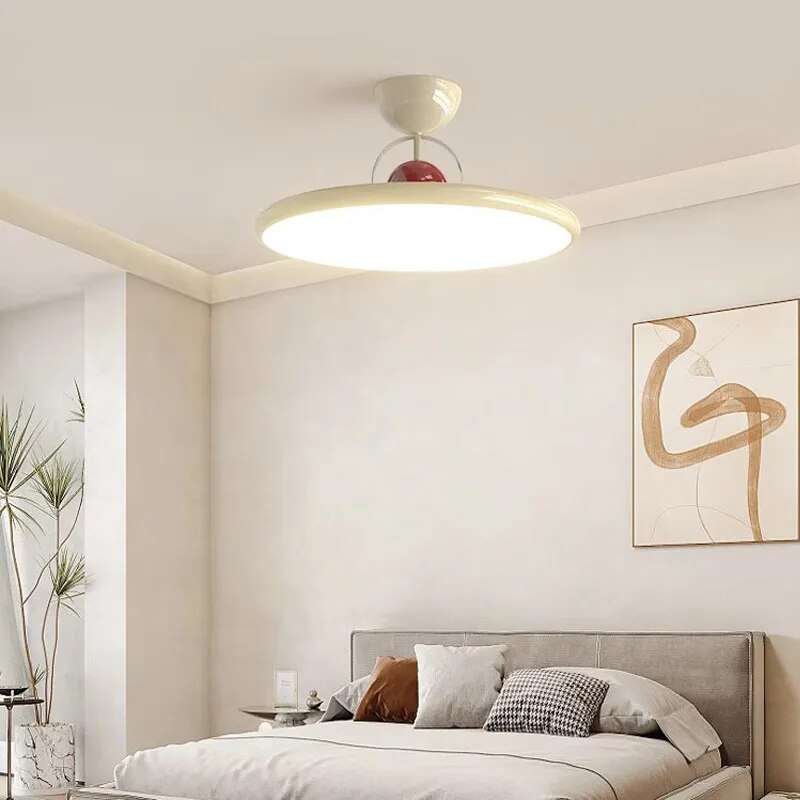 Plafonnier LED nordique en fer crème avec soucoupe volante - vue 2 sur 12