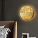 Moderne luxuriöse LED-Wandleuchte mit Federn im minimalistischen Design