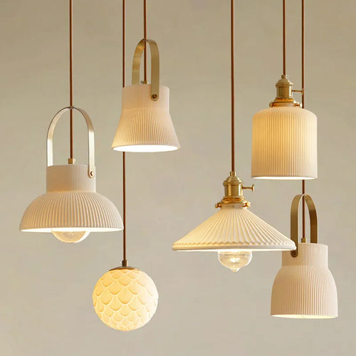 Design-Pendelleuchte aus Keramik in verschiedenen Formen