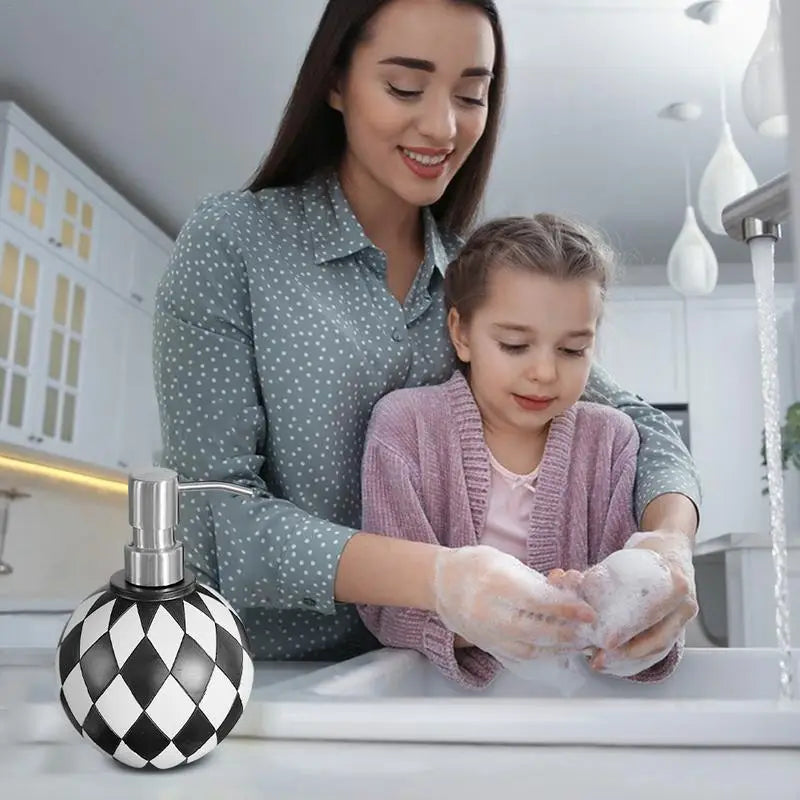 distributeur de savon moderne en damier pour cuisine et salle de bain - vue 5 sur 6