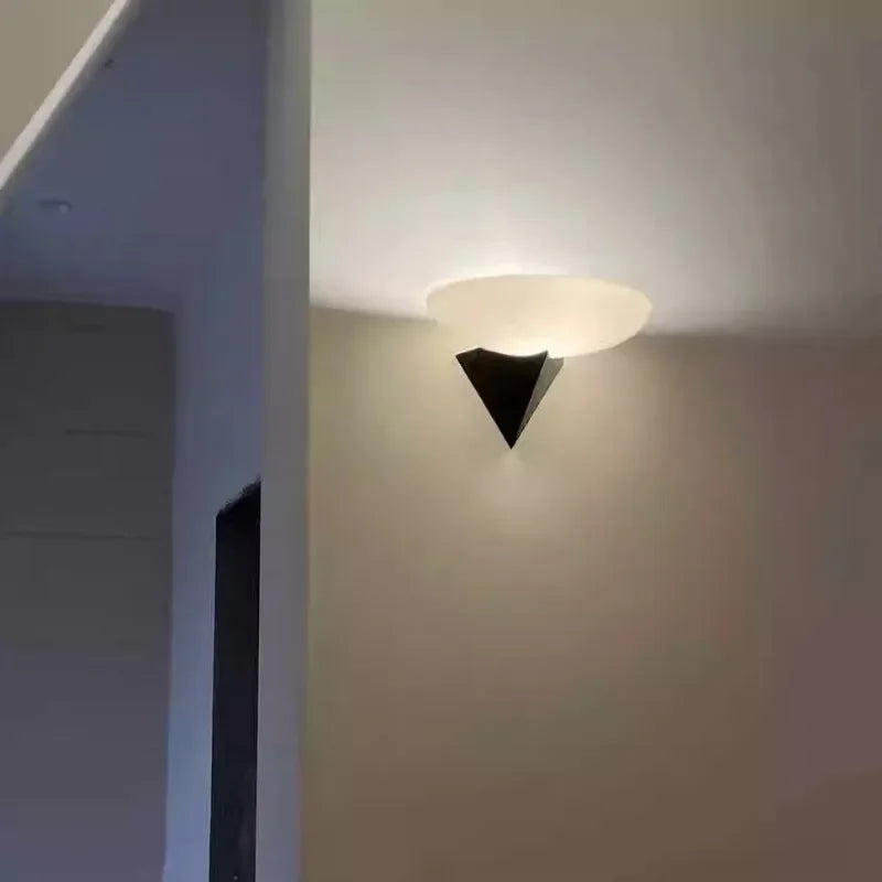 applique murale design moderne créative et personnalisée pour intérieur - vue 4 sur 8
