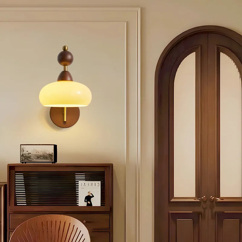 Wandleuchte aus Holz und Glas für modernes Interieur - vue 4 sur 8
