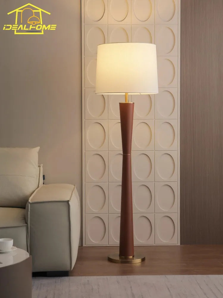 lampadaire en cuir minimaliste design nordique décoratif en fer