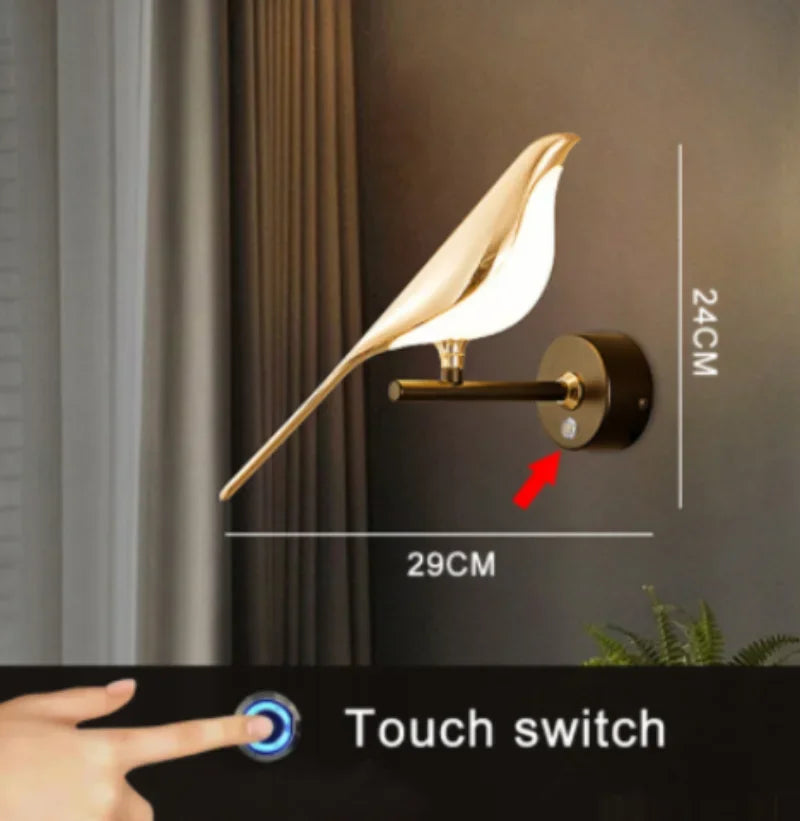 Golden Bird LED-Wandleuchte drehbar hängend