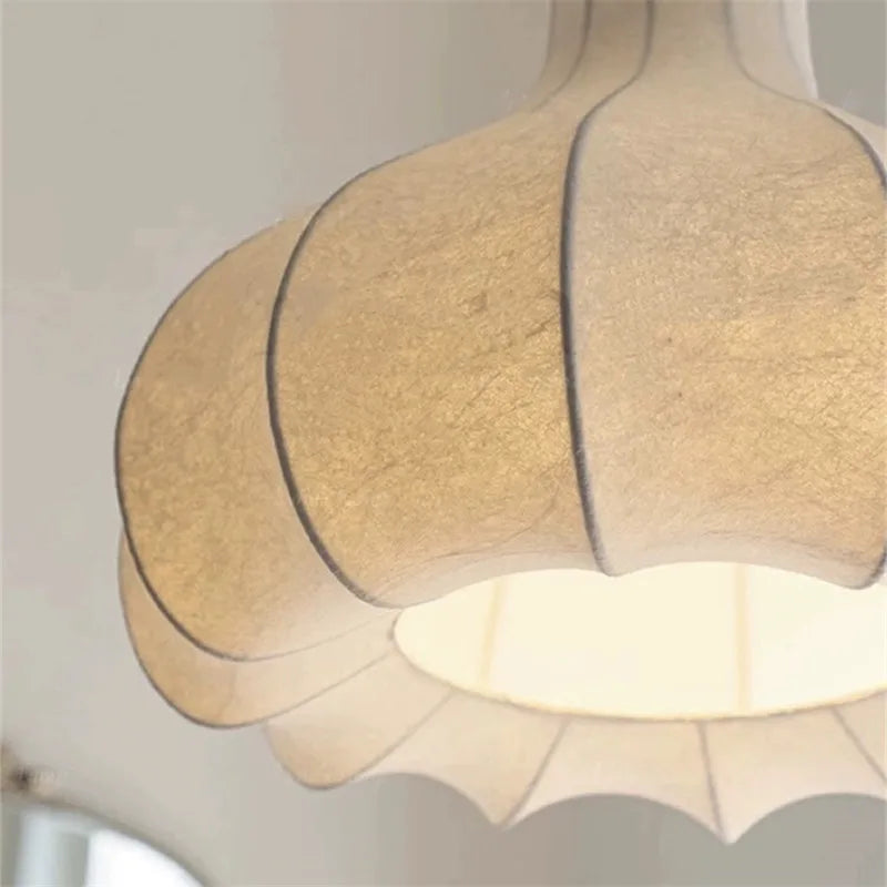 Pendelleuchte aus antiker Seide im Wabi-Sabi-Design für ein elegantes Interieur - vue 5 sur 11