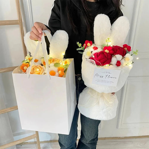 bouquet de roses tricotées cadeau de saint-valentin et noël en dessin animé