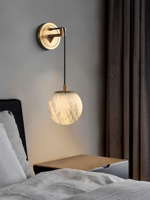 Moderne Nachttischlampe aus Kupfer und Naturmarmor