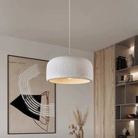 Runde Pendelleuchte im japanischen Wabi-Sabi-Stil mit Design-Charakter