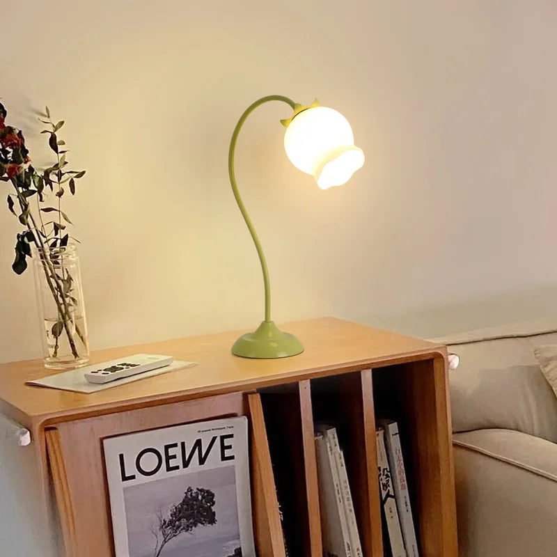 lampe de chevet style américain avec motifs floraux pour cadeau anniversaire - vue 2 sur 8